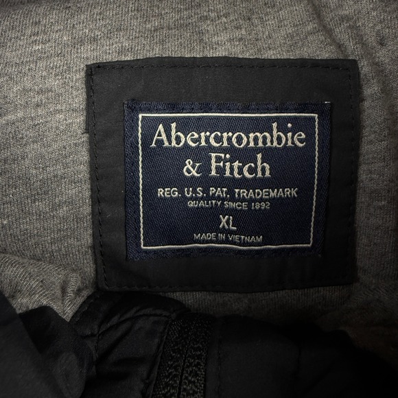 ABERCROMBIE FITCH Quilted Puffer Vest Black Removable‎ Faux Fur Hood Womens XL - Picture 9 of 12